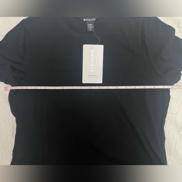 NWT, Athleta Outbound tee, Medium - Picture 5 of 5